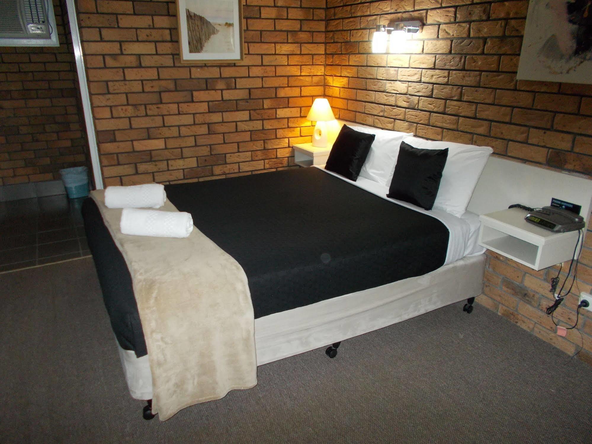 Park House Motor Inn Oakey Exterior foto