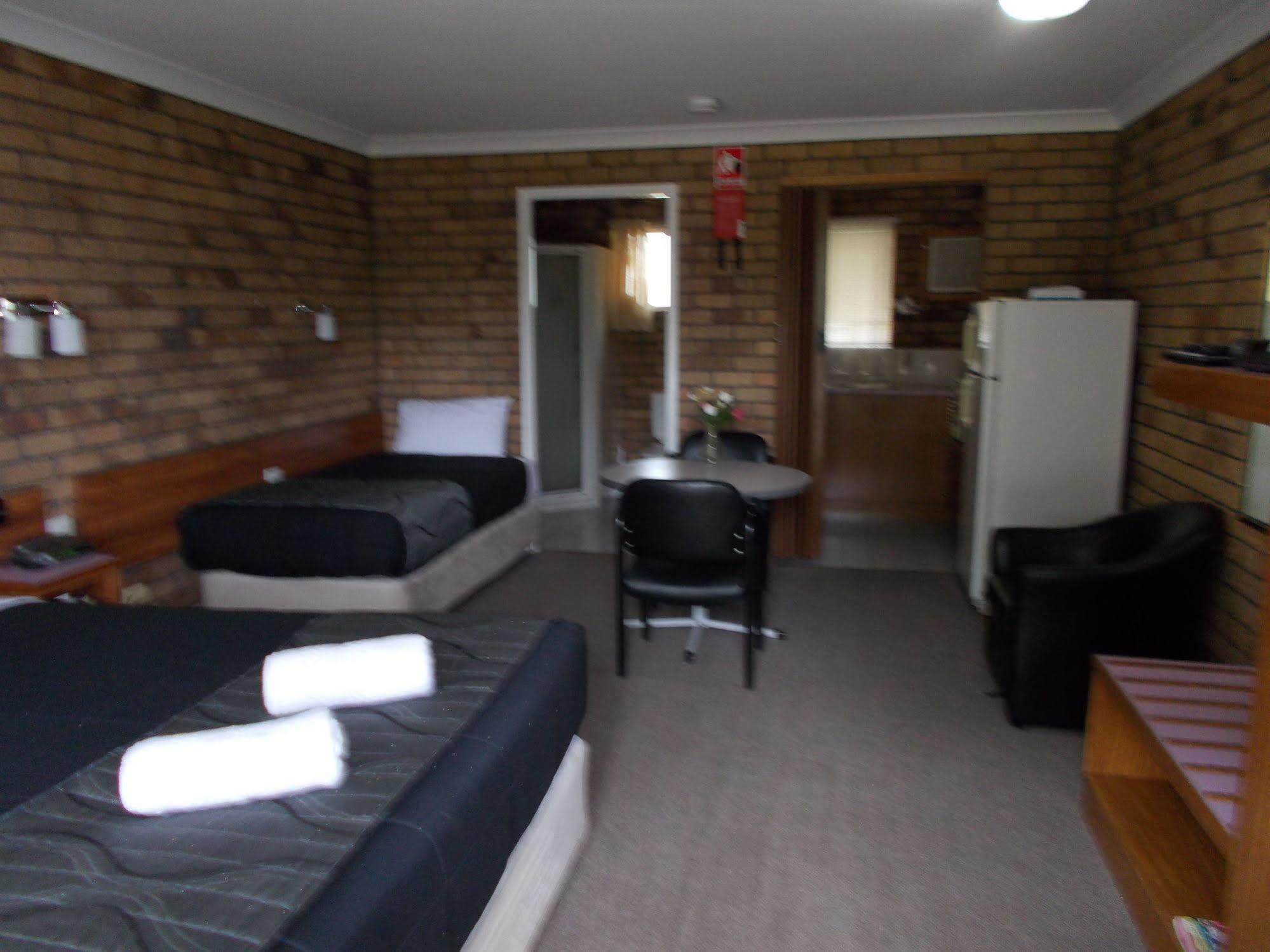 Park House Motor Inn Oakey Exterior foto
